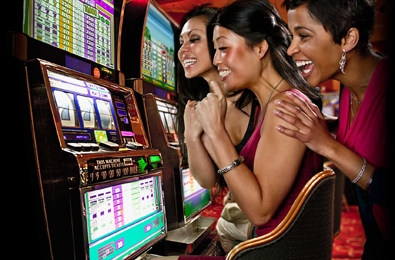 How Casinos Attract Female Players