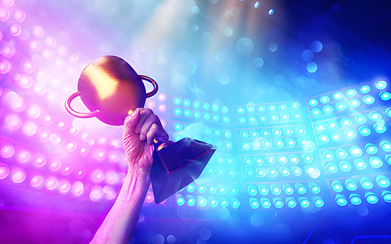 Integration of bets into hyper-casual casino games